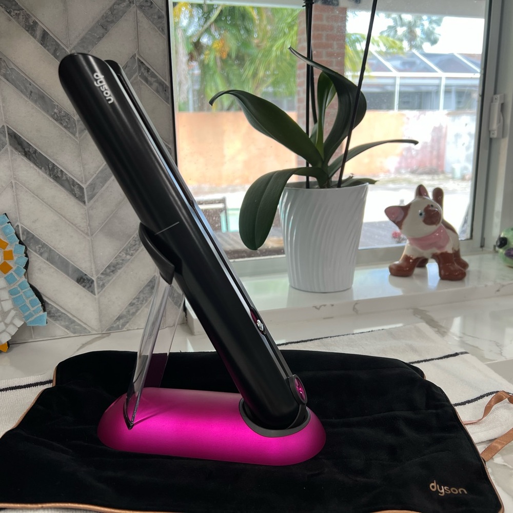 Authentic Dyson cordless flat iron: Fuchsia